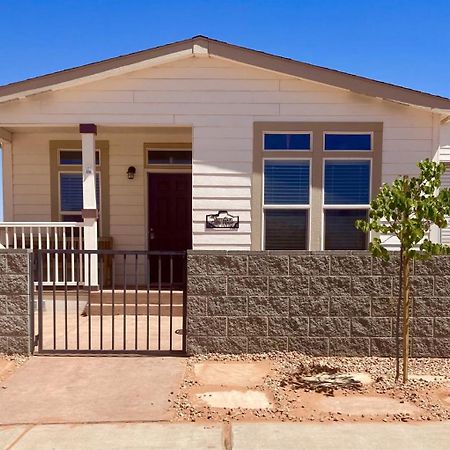 Local View Pet Friendly Boat Parking Close To Antelope Canyon Horseshoebend Page Exterior photo