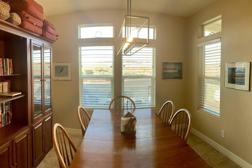 Local View Pet Friendly Boat Parking Close To Antelope Canyon Horseshoebend Page Exterior photo