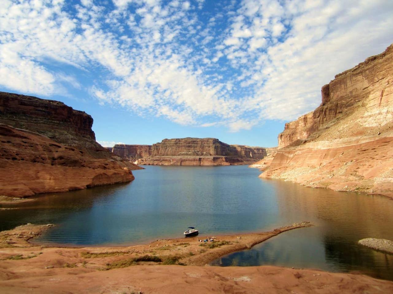 Local View Pet Friendly Boat Parking Close To Antelope Canyon Horseshoebend Page Exterior photo